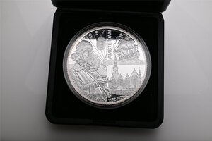 Reverse image