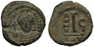 obverse: Maurizio Tiberio (582-602), 10 Nummi, Catania, 587-588 d.C.; AE (g 3,43; mm 16; h 6); dN mAVRC - TIb PP AVG, busto di fronte, coronato e corazzato, tiene globo crucigero e scudo, Rv. grande I; ai lati, A / N / N / O - G; in ex. CAT. DOC 269; Sear 581.
bb+.Maurice Tiberius (582-602), Decanummus, Catania, c. AD 587-588; AE (g 3,43; mm 16; h 6); dN mAVRC - TIb PP AVG, crowned and cuirassed, bust facing, holding globus cruciger and shield, Rv. Large I between A / N / N / O - G; in ex CAT. DOC 269; Sear 581.
Good very fine.