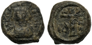 obverse: Eraclio (610-641), Decanummo, Catania, 618-619 d.C.; AE (g 4,13; mm 14; h 6); D N ERACL - IPPAVg, busto frontale, barbato, indossa corazza, paludamentum e corona piatta con croce sulla sommità; Rv. grande I al centro; a s., A/N/N/O; a d., yIII; in ex. CAT. Spahr 28; Anastasi 48; Sear 885; DOC 250.
bb.Heraclius (610-641), Decanummium, Catania, AD 618-619; AE (g 4,13; mm 14; h 6); D N ERACL - IPPAVg, bust facing, bearded, wearing cuirass, paludamentum and flat-topped crown with cross; Rv. in the center, large I; on l., A/N/N/O; on r., yIII; in ex. CAT. Spahr 28; Anastasi 48; Sear 885; DOC 250.
Very fine.