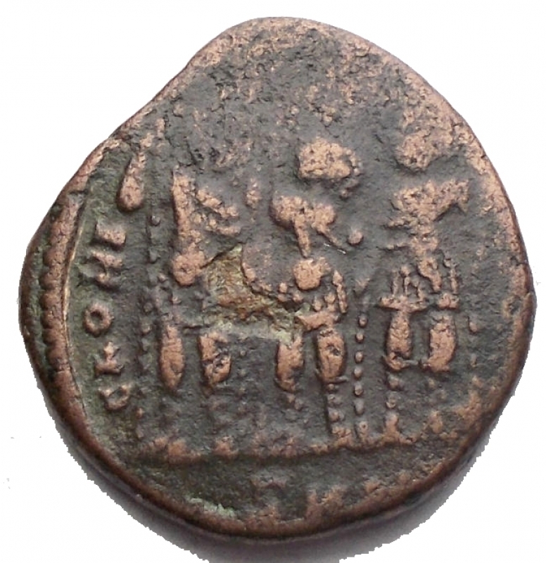 reverse: Impero Romano - Teodosio II 402-450. Ae 14,65 mm. d/ Busto a ds r/ Teodosio II, Arcadio e Onorio. gr 2,02. qBB. R