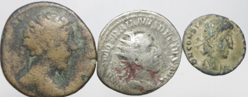 obverse: Lotti.Impero Romano.Lotto di 3 monete, Marco Aurelio dupondio, Traiano Decio Antoniniano,Costanzo II ae,mediamente MB+
