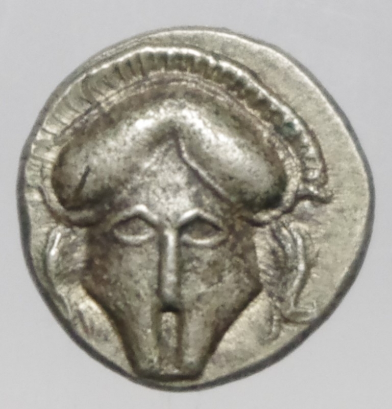 obverse: Mondo Greco. Tracia. Mesembria. 450-350 a.C. Diobolo. AG. D/ Elmo crestato di fronte. R/ Ruota a quattro raggi. Nei quadranti META. BMC. 3, 2. Peso gr. 1,15. SPL.