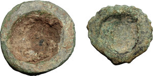 reverse: Aes Premonetale.  AE Cockle-shell, lot of two examples, 5th-4th century BC.   Cf. G. Fallani, Numismatics witness, to history, IAPN Publication 8, 1986, pl. 6,2-2c. AE.     g. 12,88, mm. 25; g. 6,23, mm. 21. Nice green patina  