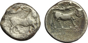 reverse: Italy. Central and Southern Campania, Neapolis.   Multiple lot of two (2) unclassified AR Didrachms, 320-250 BC.    AR.     g. 7,10; g. 5.99. An interesting lot. Toned. F:VF.