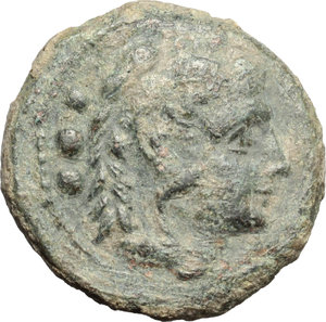 obverse: Star (first) series.  AE Quadrans, c. 206-195 BC. Obv. Head of Hercules right, wearing lion s skin; behind, three pellets. Rev. Prow right; above, ROMA; before, eight-rayed star; below, three pellets. Cr. 196/4. AE. g. 4.44  mm. 19.00  R. Rare. Green patina. VF. For a correct attribution of this issue, see NAC 61 (RBW Coll.) lots 515 and note.