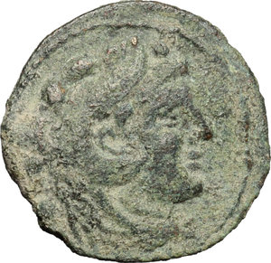 obverse: Star (second) series.  AE Quadrans, c. 169-158 BC. Obv. Head of Hercules right, wearing lion s skin; behind, three pellets. Rev. Prow right; above, ROMA; before, star; below, three pellets. Cr. 196/4. AE. g. 4.44  mm. 18.50   Earthen green-brown patina. VF. Four specimens in Paris.