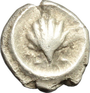 obverse: Italy. Southern Apulia, Tarentum.   AR Hemilitron, c. 470-450 BC. Obv. Cockle shell within linear circle. Rev. Female head right, before, traces of ethnic (?). HN Italy 841. Vlasto 1178 (same dies). AR. g. 0.38  mm. 7.00  RR. Very rare and in excellent condition for issue. Lightly toned. VF.