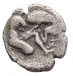reverse: Mondo Greco - Lucania, Heraclea. 370-281 a.C. Diobolo Ag. D/ Testa di Athena a destra, che indossa elmo attico sormontato da Scilla. R/ Eracle inginocchiato a destra combatte contro il leone di Nemea. gr 1,16. mm 12,2. qBB
