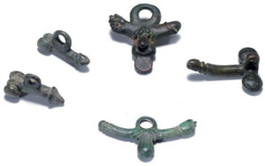 obverse: Cinque amuleti fallici Materia e tecnica: bronzo fuso e cese