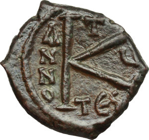 reverse: Justin II (565-578).. AE Half Follis, Thessalonica mint