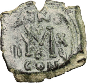 reverse: Heraclius (610-641).. AE Follis, Constantinople mint, 625-626