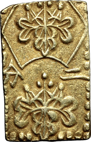reverse: Japan.  Edo Period (1603-1868). Nibu Ban Kin  (2 Bu size  gold), 1856-1960. 19 x 12 mm