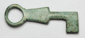 reverse: Massive bronze key.  Roman period, 1st-3rd century AD.  80 x 24 mm