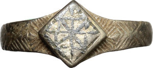 obverse: Silver ring with geometric decoration.  Medieval, 10th-14th century.  Size 18.5 mm