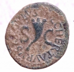 reverse: Impero Romano .Augusto. 27 a.C-14 d.C. Monetario Claudius Pulcher, Statilius Taurus und Livineius Regulus. Quadrante. D/ PVLCHER TAVRVS REGVLVS / S – C cornucopia. R/ III – VIR – A A A – F F Altare decorato con ghirlande a forma d incudine. BMC 41,207; RIC² 75,425; C.415. Peso gr. 3,06. Diametro mm. 17,68. BB. Patina deserto su verde.w
