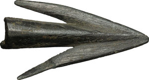 obverse: Bronze arrow-head.  Bronze Age, 9th-7th century BC.  28 mm