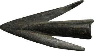 reverse: Bronze arrow-head.  Bronze Age, 9th-7th century BC.  28 mm