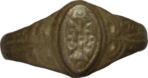 obverse: Bronze ring, the bezel richly decorated   Middle ages.  Size 19.5 mm