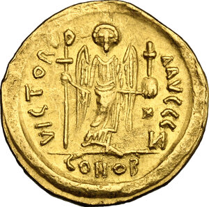 reverse: Justinian I (527-565).. AV Solidus, Constantinople mint