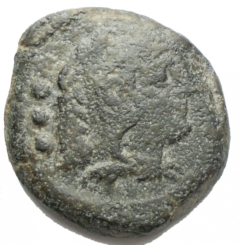 obverse: Repubblica Romana - L. Saufeius. Quadrante 152 aC. . 8,88 g. d/ Testa di Ercole a ds. con pelle di leone, dietro tre pallini globetti r/ Prua a ds. sopra mezzaluna / LSAVF, davanti tre globetti, sotto ROMA. Babelon Saufeia 5. Sydenham 385c. Crawford 204/5. Non Comune. BB. Patina verde