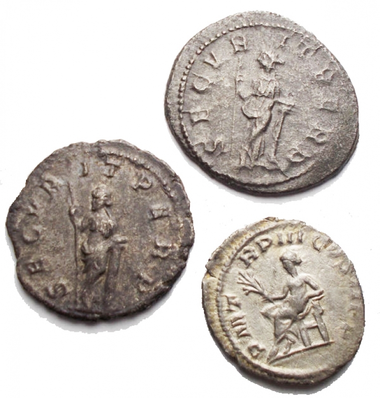 reverse: Lotti - Gordiano III. Insieme di 3 esemplari in Ag (2 antoniniani + 1 denario)
