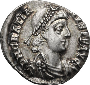 obverse: Gratian (367-383) . AR Siliqua, Treveri mint