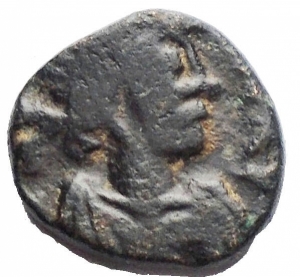 obverse: Monete Barbariche - Valentiniano III (425-455).AE 10,38 mm.D/ Busto diademato, drappeggiato e corazzato a destra.R/ Porta d accampamento, a sn astro.g 1,11.BB.R.