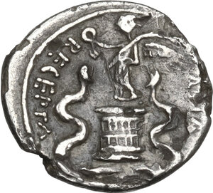 reverse: Augustus (27 BC - 14 AD)  . AR Quinarius, c. 29-27 BC