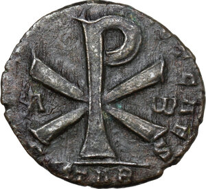 reverse: Decentius (351-353).. AE Follis, Arelate mint