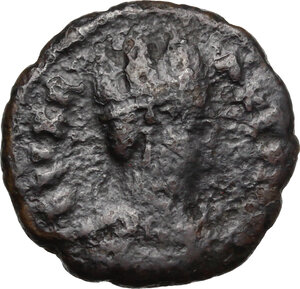 obverse: Ostrogothic Italy, Theoderic (493-526).. AE Decanummium, Ravenna mint