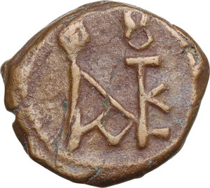 reverse: Justinian I (527-565).. AE Pentanummium, Constantinople mint (?)