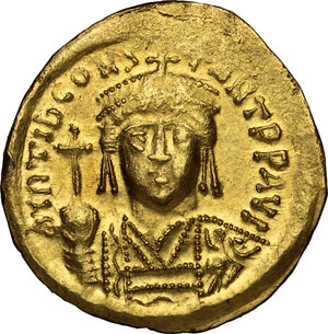 obverse: Tiberius II Constantine (578-582).. AV Solidus, Constantinople mint, officina E