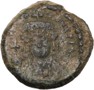 obverse: Tiberius II Constantine (578-582).. AE Decanummium. Ravenna mint