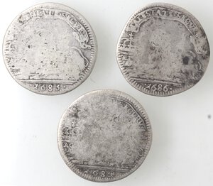 reverse: Napoli. Carlo II. 1674-1700. Lotto di 3 monete. Carlino 1684-1685-1686. Ag. 