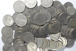 obverse: Vittorio Emanuele III. 1900-1943. Lotto di 115 monete. 49 monete da 2 Lire 1923, 27 monete da 2 Lire 1924, 14 monete da 1 Lira, 8 monete da 50 centesimi e 17 monete da 20 centesimi. Date ripetute. Ni. 