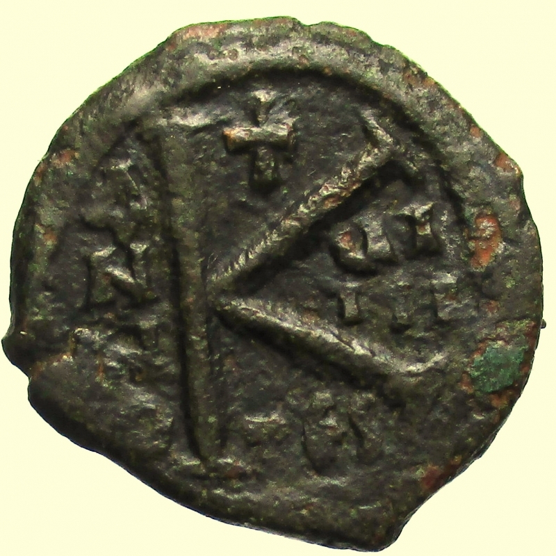 reverse: Bizantini. Giustino II e Sophia. 565-578 d.C. Mezzo Follis.