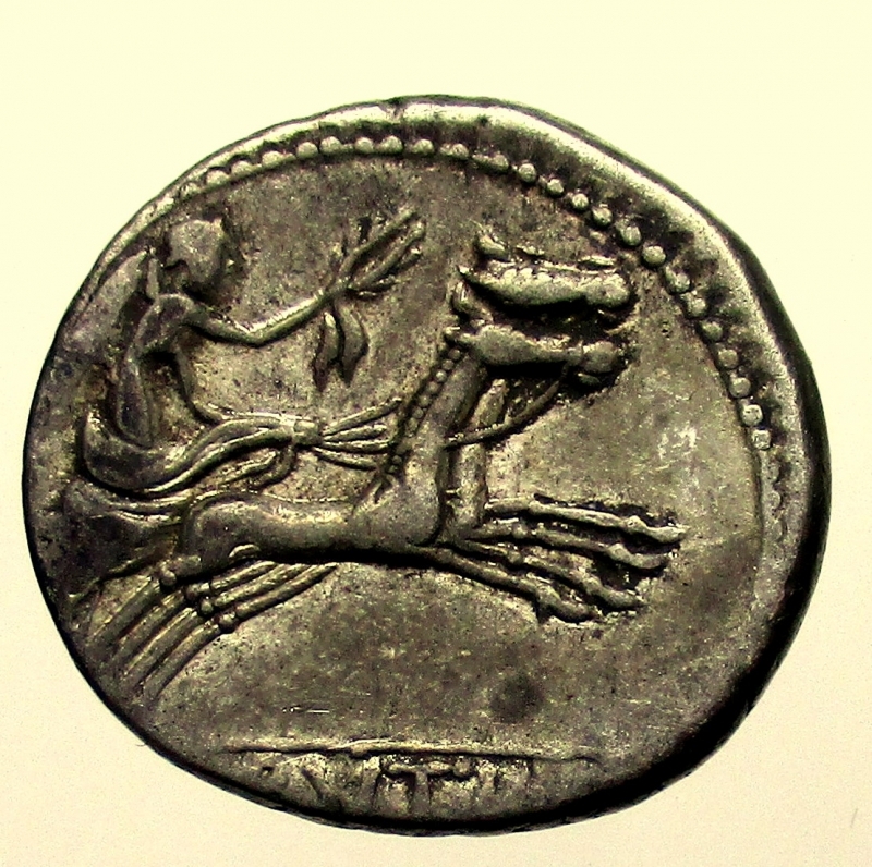 reverse: Repubblica Romana. Rutilia. L. Rutilius Flaccus. 77 a.C. Denario.