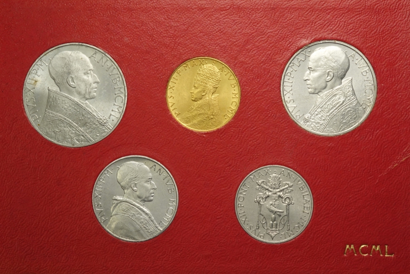 obverse: Roma, Pio XII, Serie 1950 (5) con oro in cartoncino originale, FDC