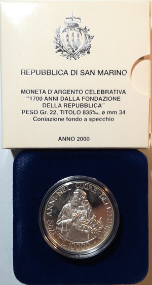 obverse: San Marino. 10.000 Lire 2000. 1700 Anni dalla Fondazione della Repubblica. Ag. 