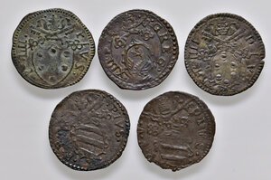 obverse: Fano. Lotto di cinque monete. Pio IV (1559-1565). Quattrino MI (2). Pio V (1566-1572). Quattrino MI (2). Gregorio XIII (1572-1585). Quattrino MI (1). Da BB a SPL 