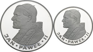 obverse: Poland.  John Paul II (1978-2005). Official set for the visit to Poland of the Pope containing 200 and 100 zloty 1983