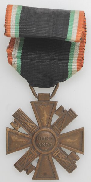 reverse: Medaglie. Vittorio Emanuele III. 1900-1943. Croce al merito per 10 anni nella MVSN Milizia Volontaria Sicurezza Nazionale. Ae. 