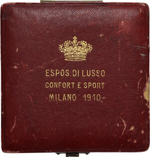 reverse: Vittorio Emanuele III (1900-1943).. Medaglia 1910 per l Esposizione di Lusso-Confort e Sport tenutasi a Milano