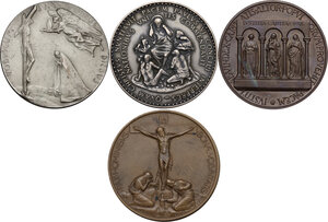 reverse: Lotto di quattro (4) medaglie papali: Pio XI, Pio XII e Paolo VI (2)