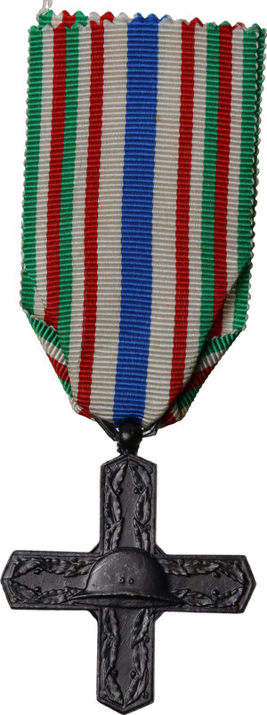 obverse: Croce dell Ordine di Vittorio Veneto