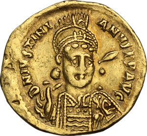 obverse: Justinian I (527-565).. AV Solidus, Constantinople mint, 527-538 AD