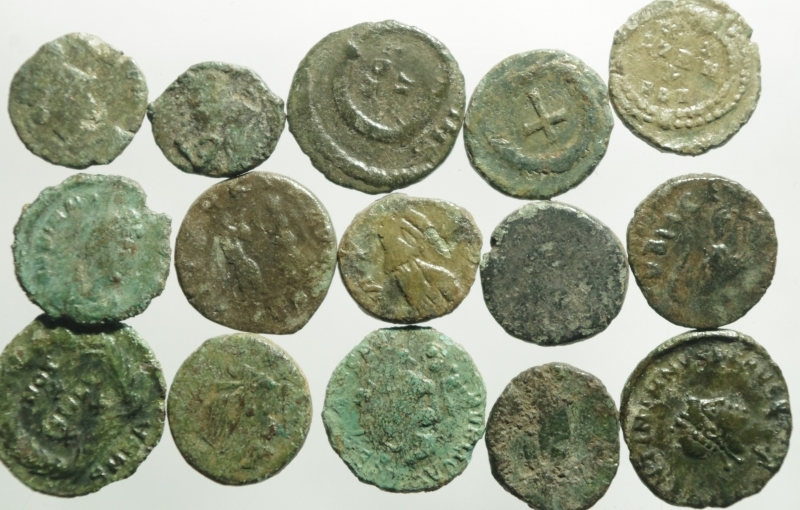 obverse: Lotti.Impero Romano.Lotto 15 nummi di fine impero, interessante per collezionisti del periodo, mediamente BB.