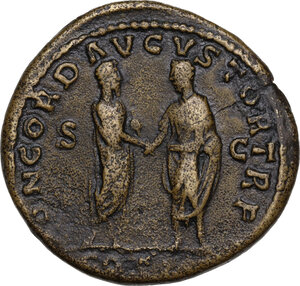 reverse: Lucius Verus (161-169).. AE Sestertius, 161 AD