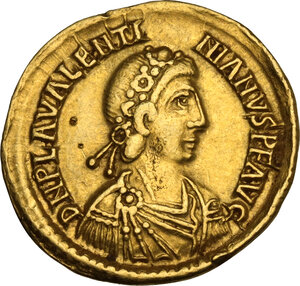 obverse: Valentinian III (425-455).. AV Solidus, 426-430 AD. Ravenna mint