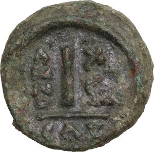 reverse: Heraclius, with Heraclius Constantine (610-641).. AE Decanummium Catania mint. Dated RY 18 (?) (627/8)